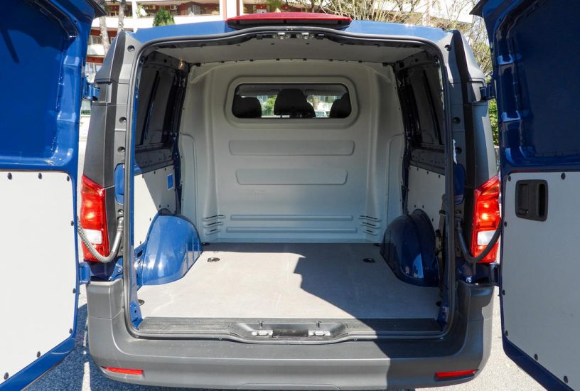 Mercedes Vito Mixto 114 CDI Long posteriore area di carico-03