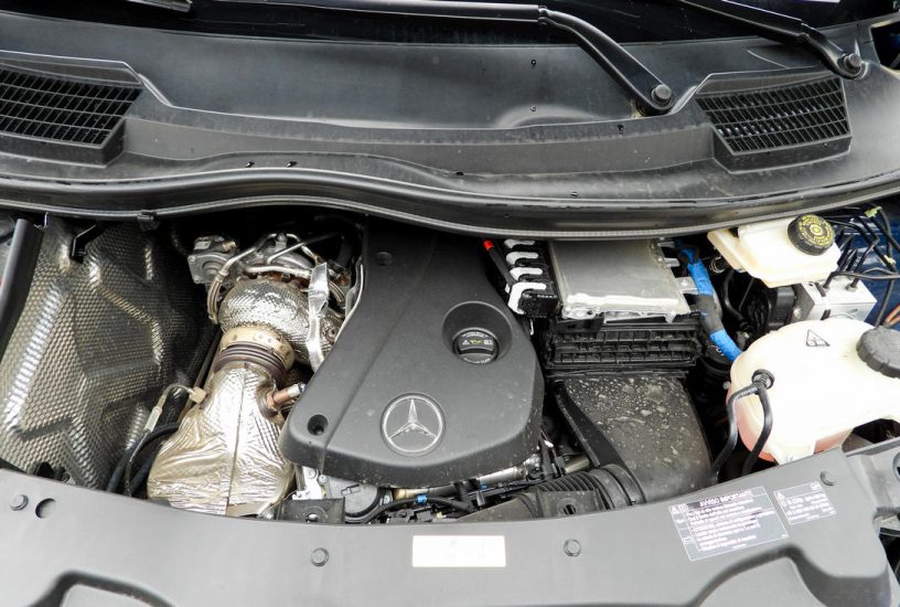 Mercedes Vito Mixto 114 CDI Long vano motore-16