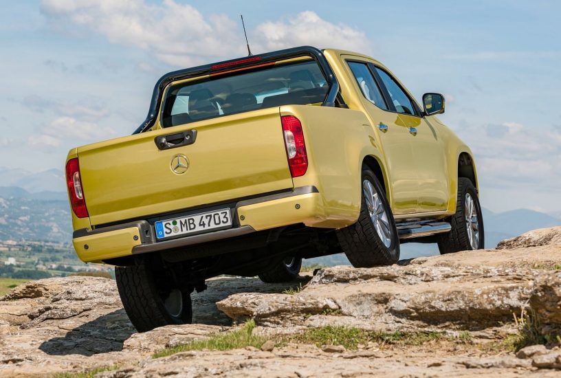 mercedes-classe-x-tre-quarti-posteriore