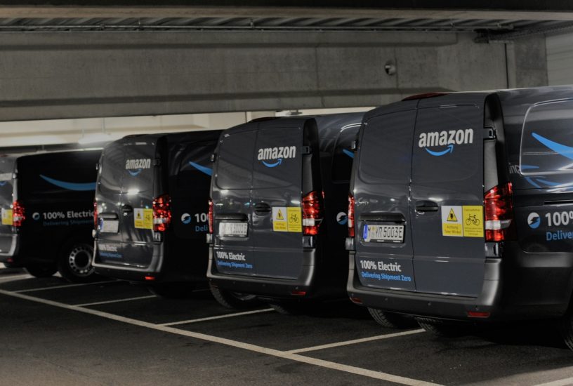 Zuverlässig zugestellt: Mercedes-Benz eVito fahren lokal emissionsfrei für Amazon in MünchenReliable deliveries: Locally emission-free Mercedes-Benz eVito vehicles on the road for Amazon in Munich