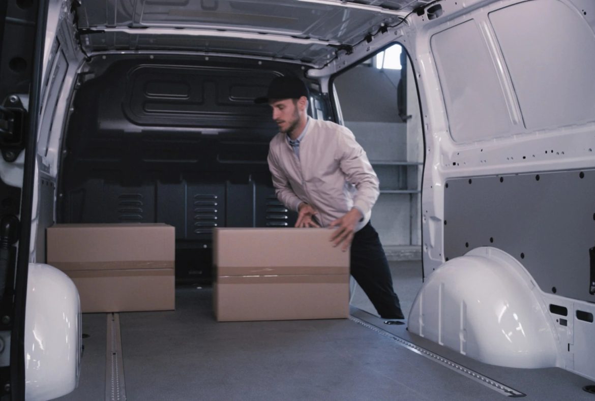 Mercedes eVito elettrico, vano carico - 04