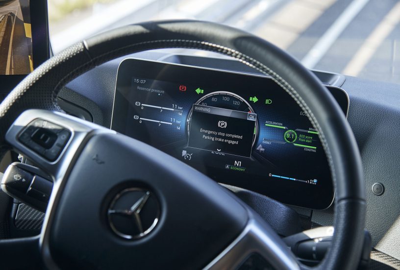 Mercedes_Benz_Trucks_sicurezza