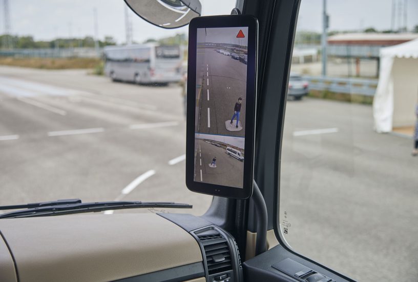 Mercedes_Benz_Trucks_sicurezza_4