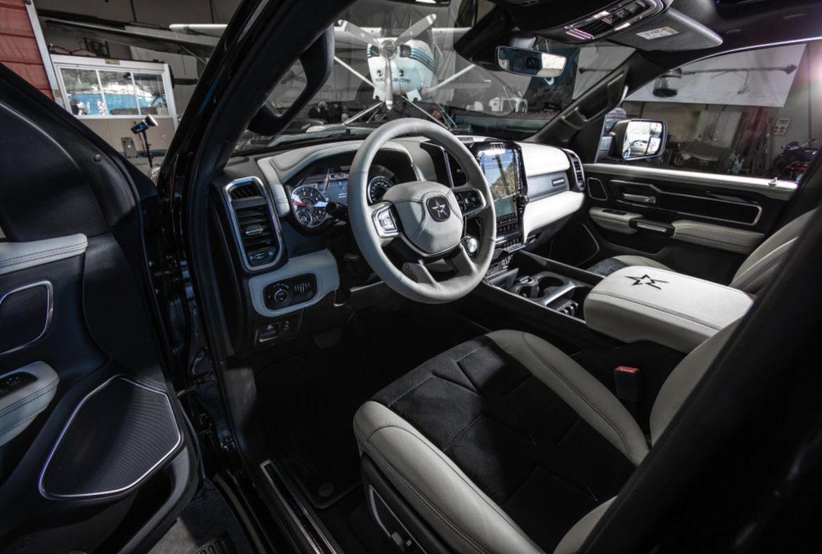 Militem Magnum, interno posto di guida -19