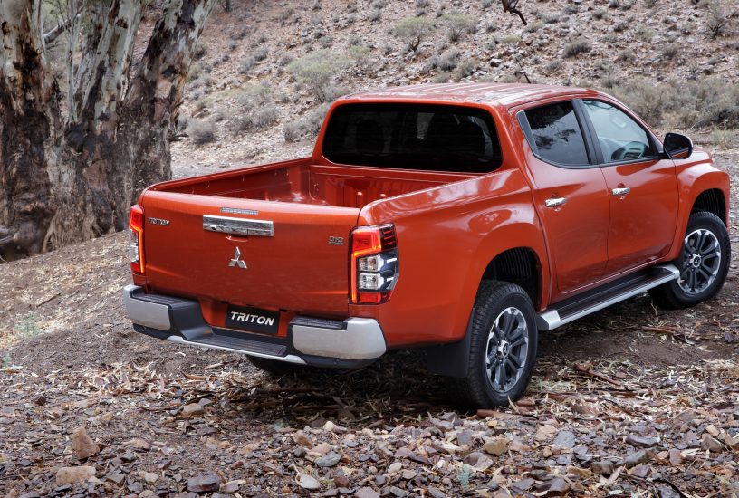Mitsubishi L200 restyling tre quarti posteriore