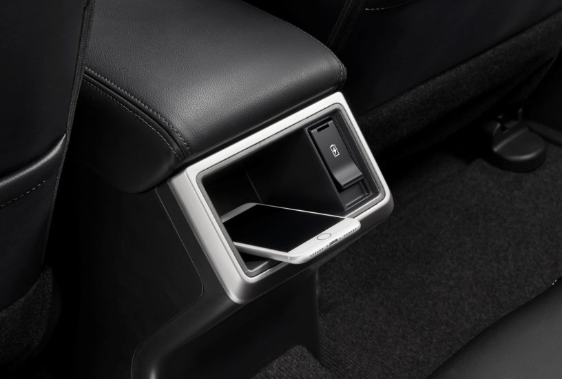 Mitsubishi L200 restyling vano portaoggetti posteriore