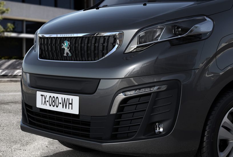 NUOVO PEUGEOT e-TRAVELLER - cofano