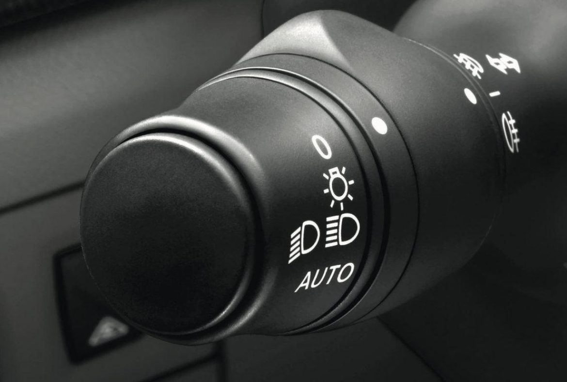 Nissan Interstar, dettaglio comandi luci-01