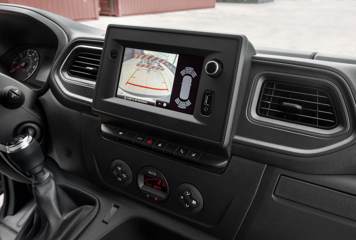 Nissan Interstar, plancia comandi e display LCD- 04