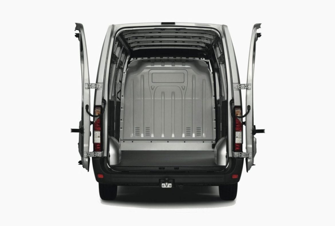 Nissan Interstar, porte posteriori con apertura a 180 gradi - 01