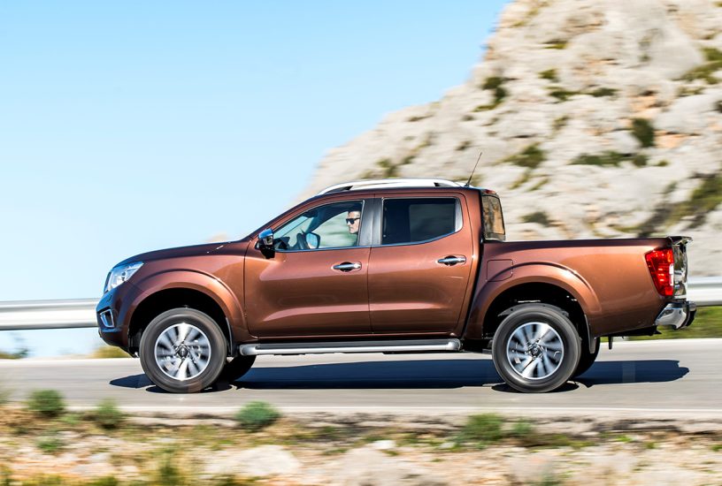 Nissan NP300 Navara Double Cab profilo