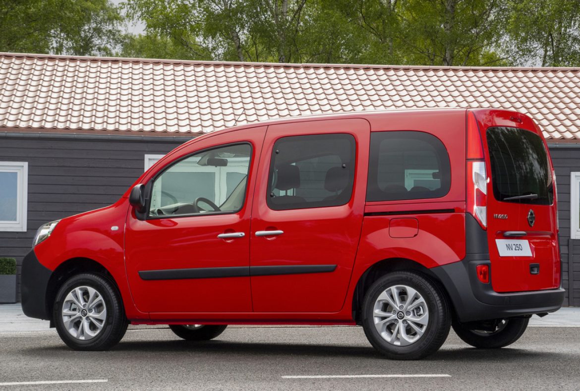 Nissan NV250 Combi, laterale-08