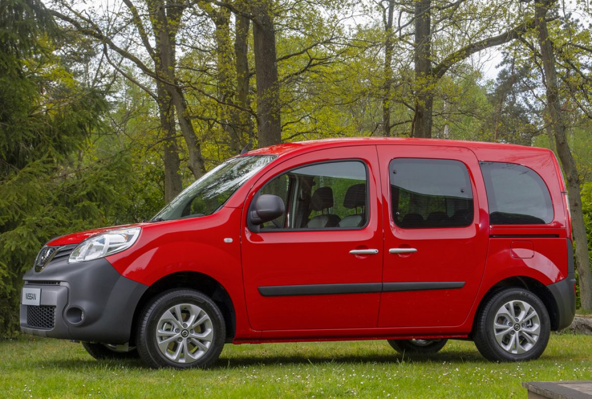 Nissan NV250 Combi, laterale -12