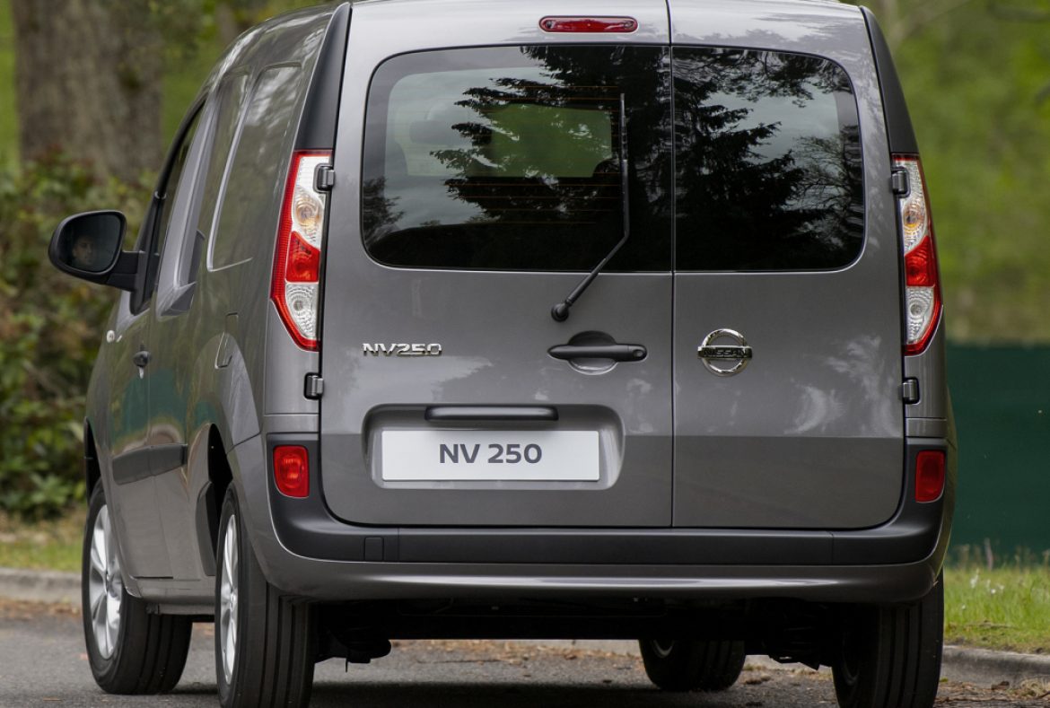 Nissan NV250 Van, posteriore-07