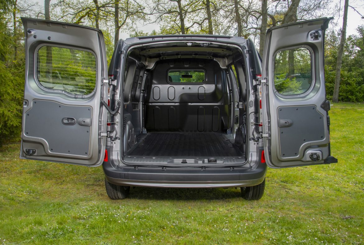 Nissan NV250 Van, vano di carico -05