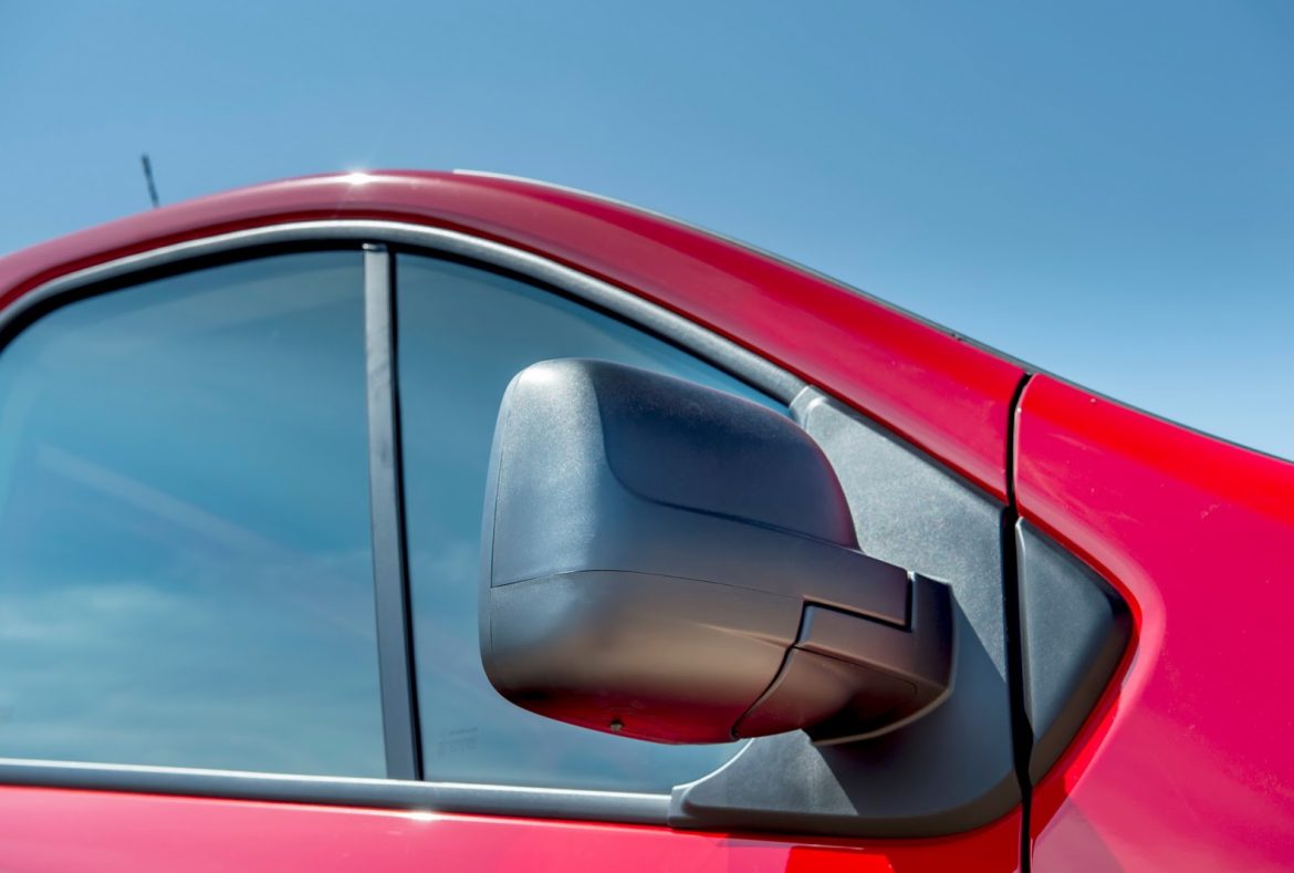 Nissan NV300 Van -02