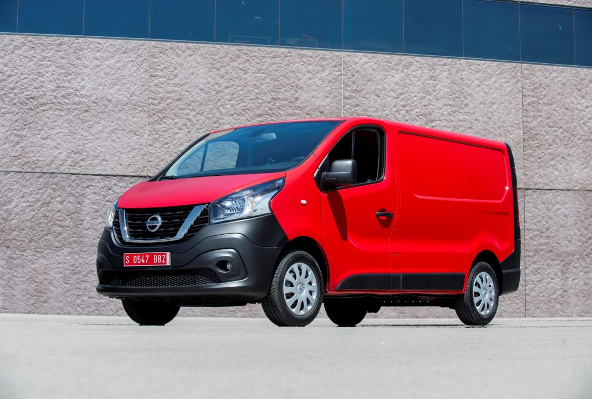 Nissan NV300 Van -12