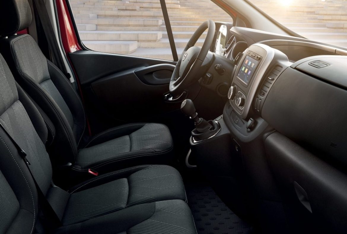 Nissan NV300 combi Helios - 02