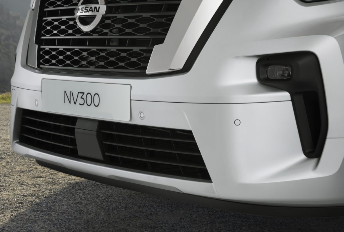 Nissan NV300 combi, dettaglio mascherina - 27