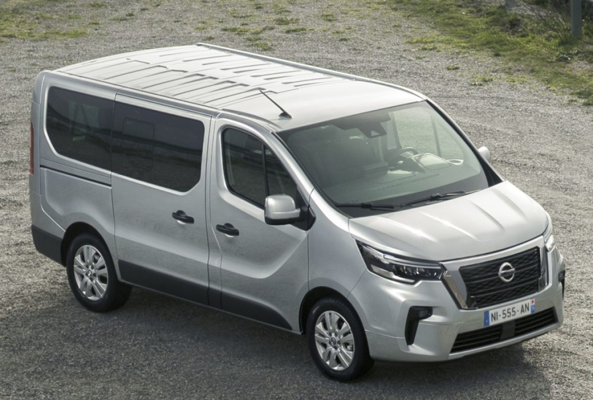 Nissan NV300 combi tre quarti anteriore - 31
