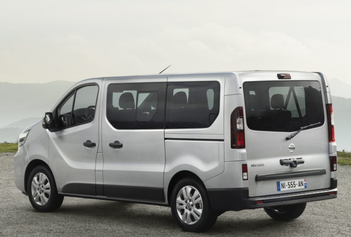 Nissan NV300 combi tre quarti posteriore- 34