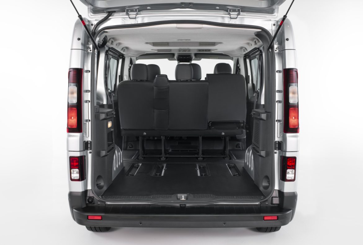 Nissan NV300 combi, vano carico - 28