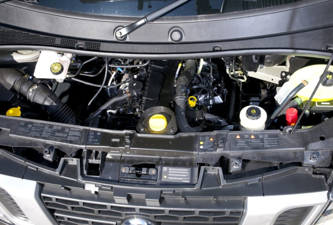 Nissan NV400 van, motore - 04