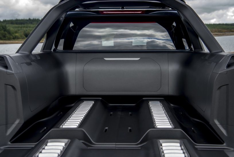 Nissan Navara Dark Sky Concept cassone