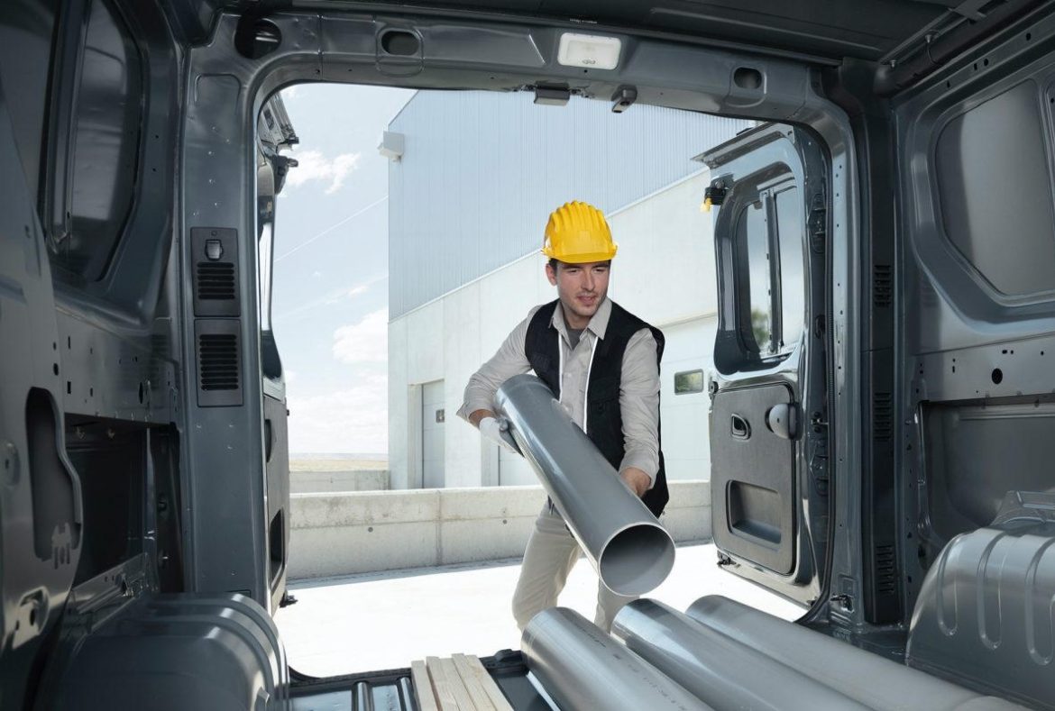 Nissan Primastar van, interno carico- 11