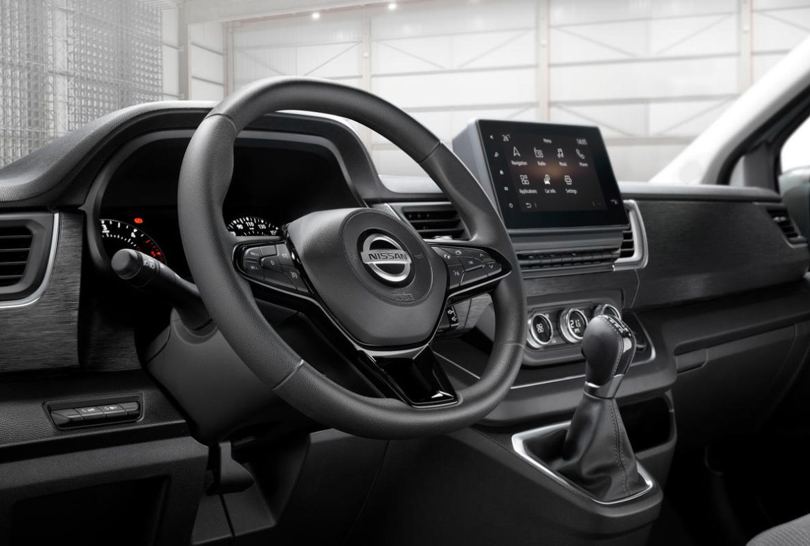 Nissan Primastar van, interno comandi guida- 17