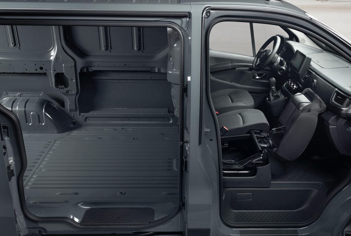 Nissan Primastar van laterale, vista interno- 10