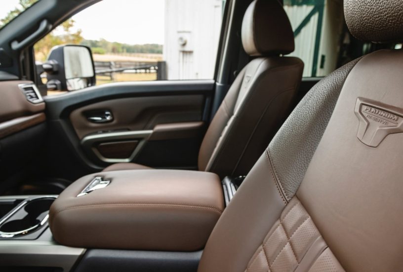 Nissan Titan XD sedili anteriori