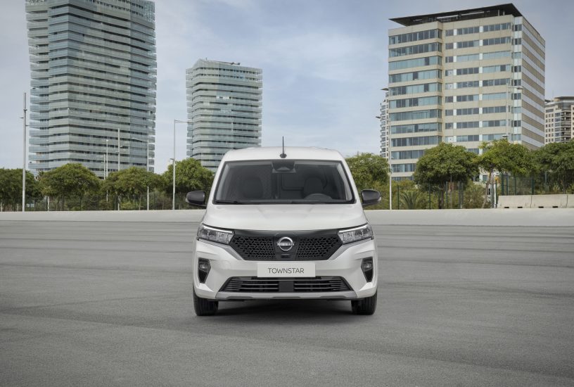 Nissan Townstar EV 2022-frontale