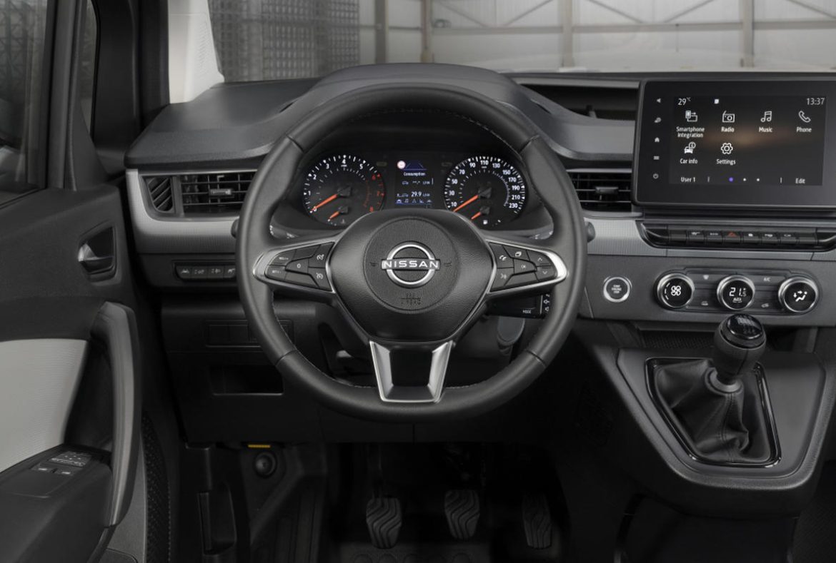 Nissan Townstar Van, interno cmandi guida- 14