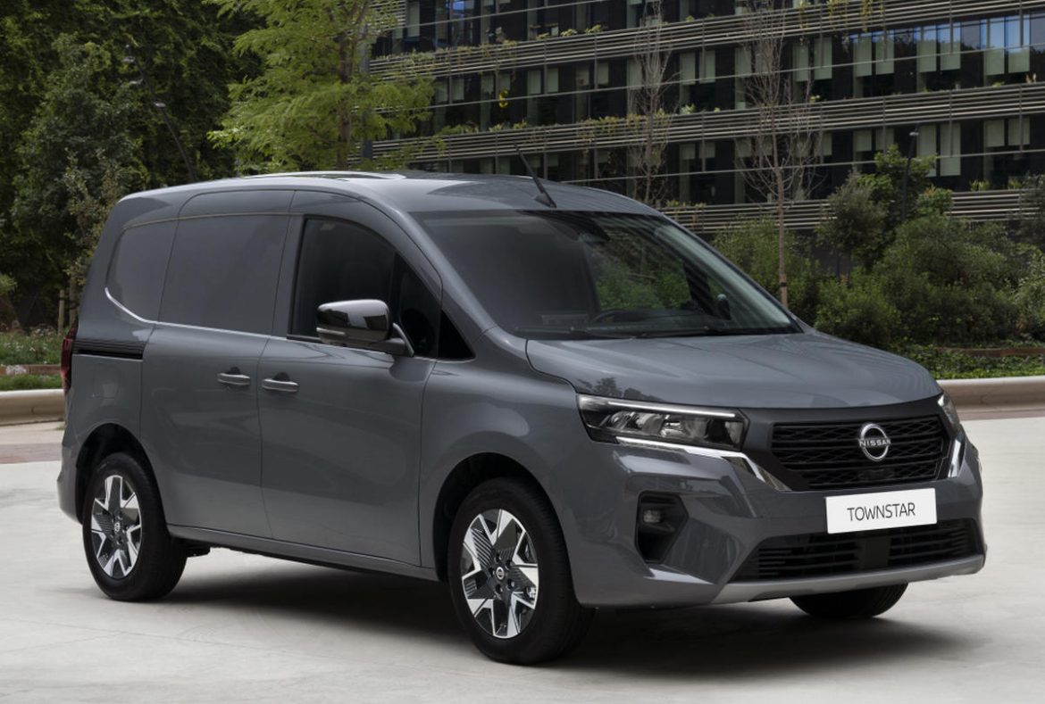 Nissan Townstar Van tre quarti anteriore- 03