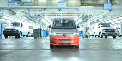 I primi modelli del Nuovo Multivan di Volkswagen in uscita dallo stabilimento di Hannover