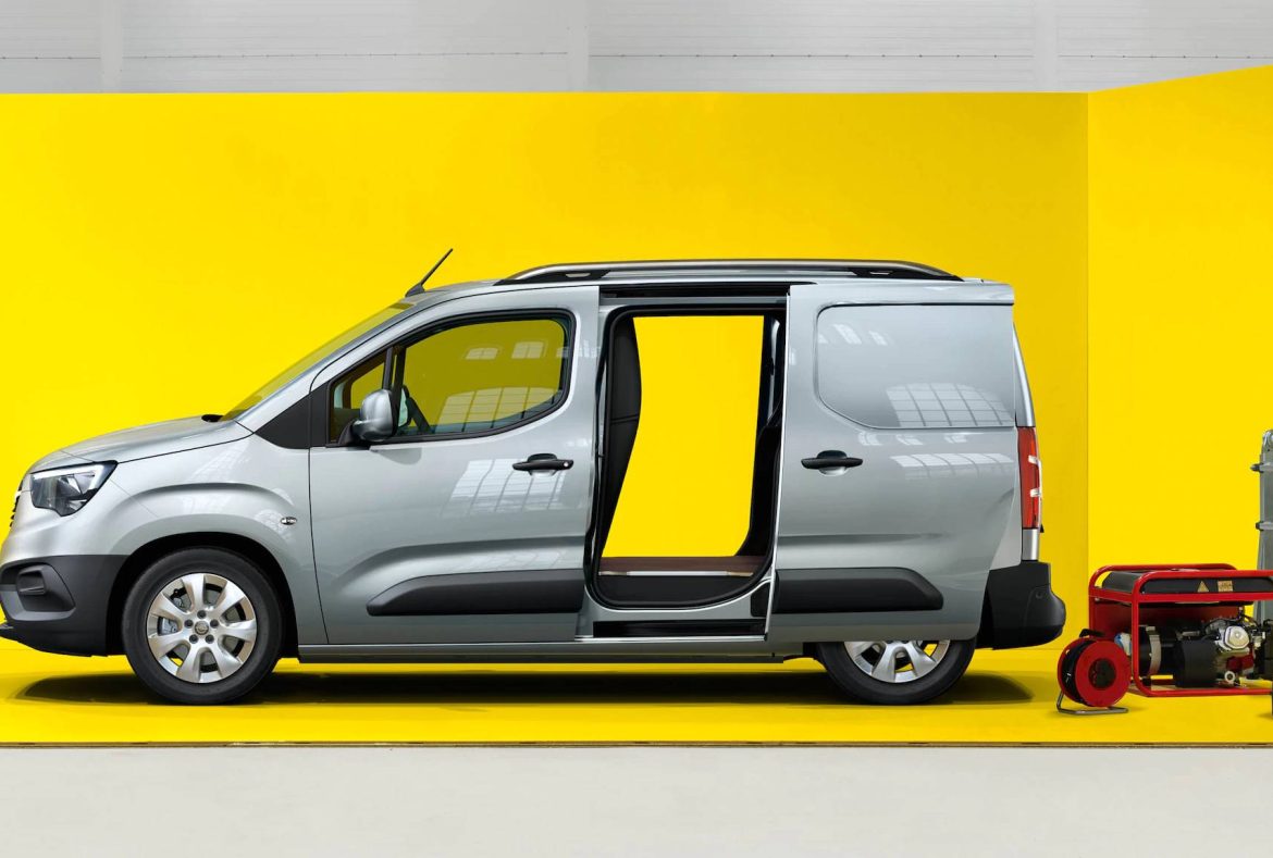 Opel Combo Cargo portellone scorrevole