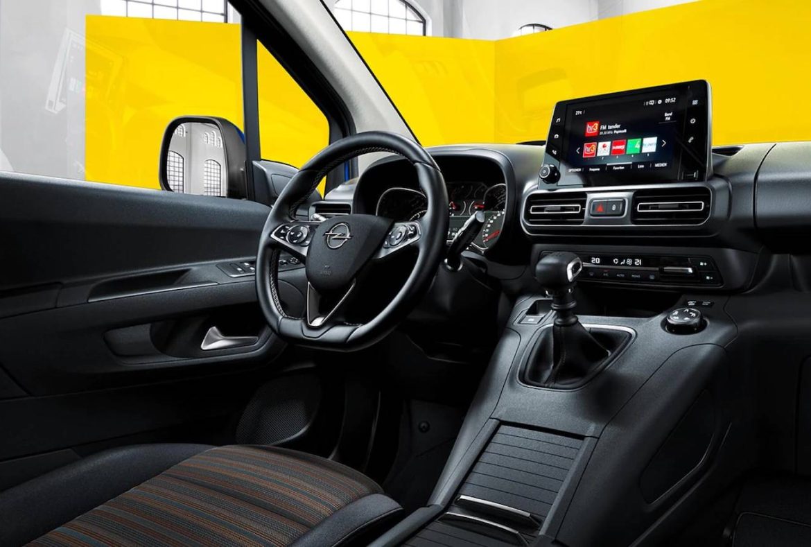 Opel Combo Life interni vista passeggero