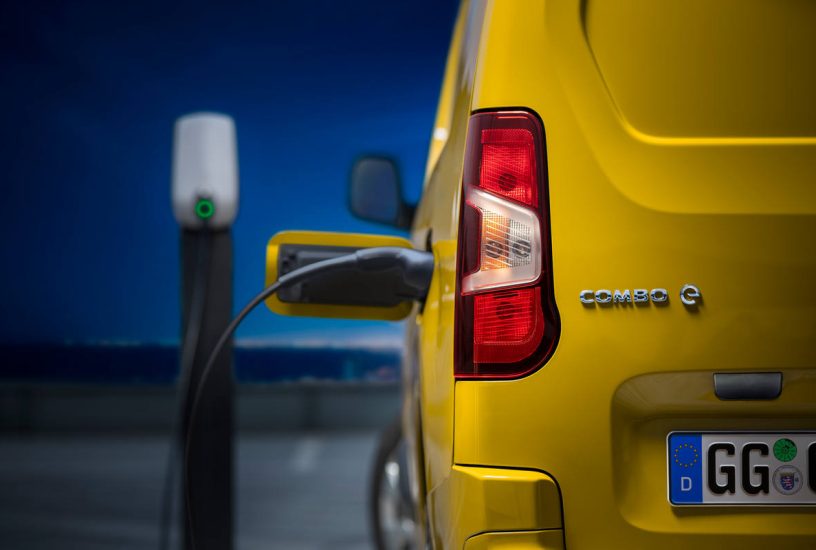 Opel Combo eCargo in carica