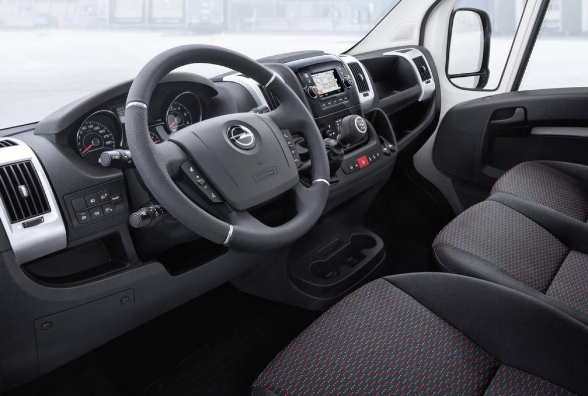 Opel Movano, interni lato guidatore