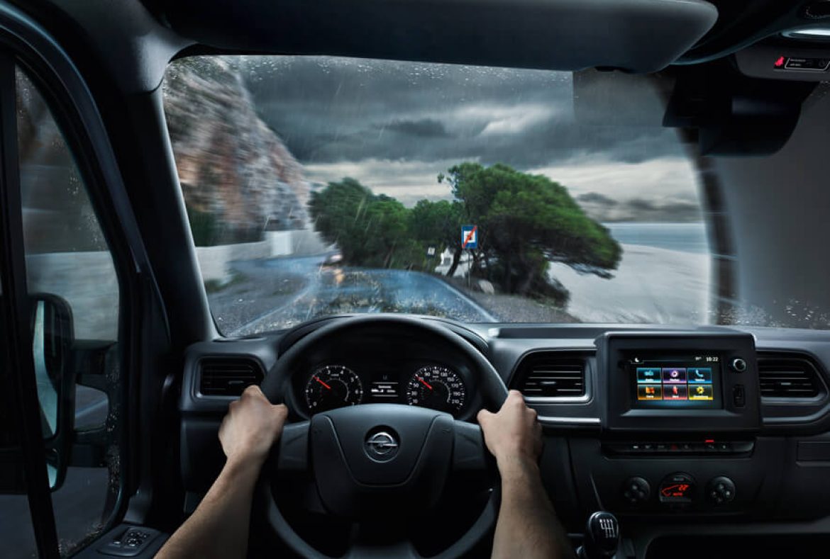 Opel Movano, interno vista guidatore1