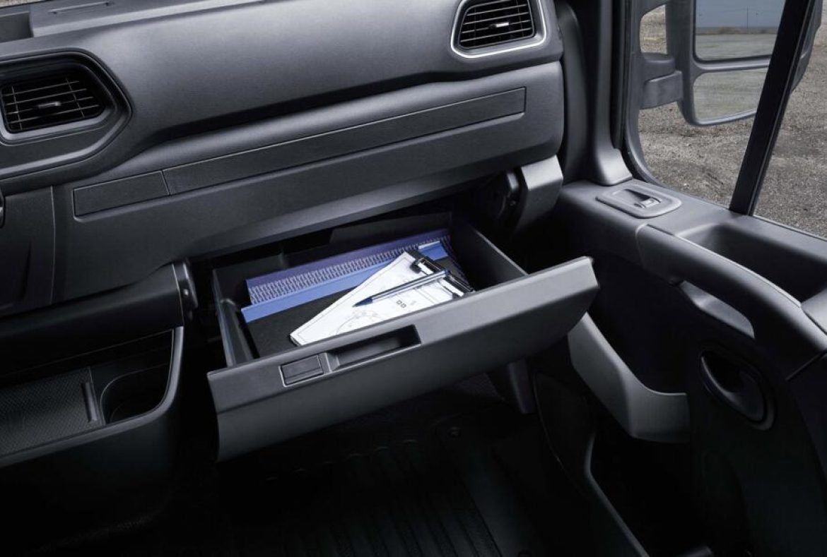 Opel Movano, vano portaoggetti passeggero