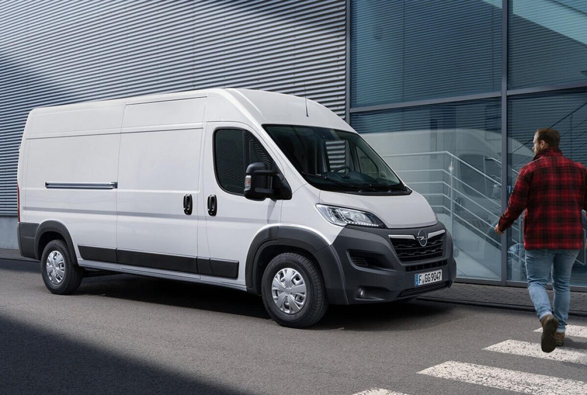 Opel Movano,vista esterno laternale