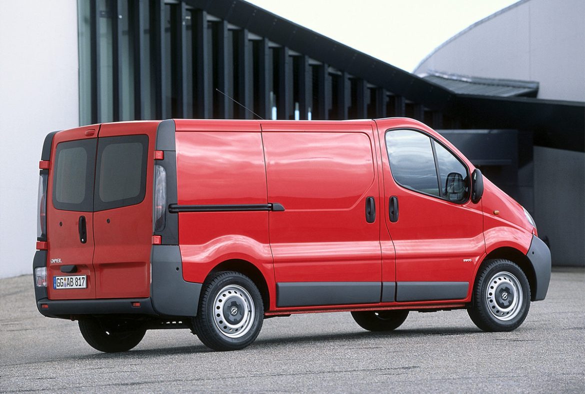 Opel Vivaro Furgone - 01