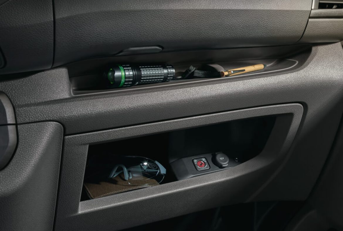 Opel Vivaro Furgone, vano portaoggetti