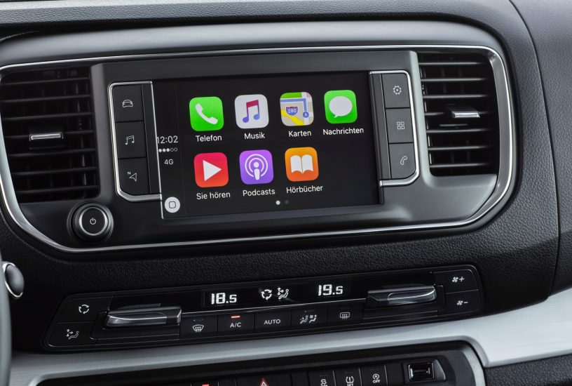 Opel Zafira Life with Apple Car Play