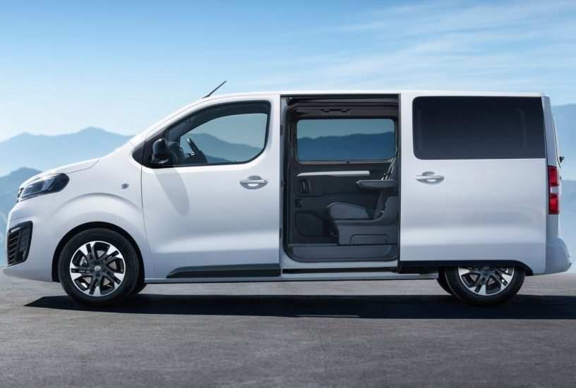 Opel Zafira Life porta aperta