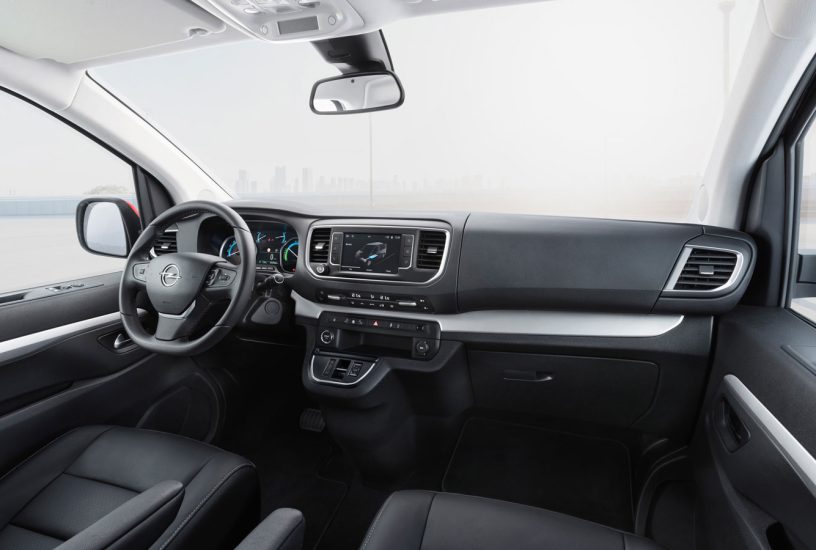 Opel-Zafira-e-Life-interni_2