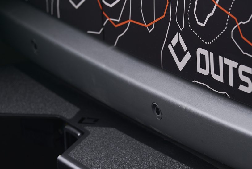 OutsideVan_Syncline_Detail_RearWingStep_Vertical