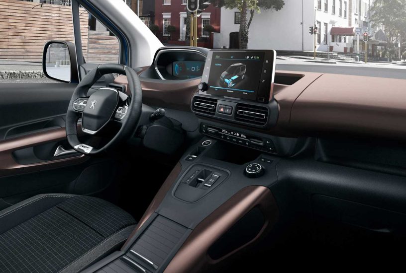 Gli interni del PEUGEOT e-RIFTER
